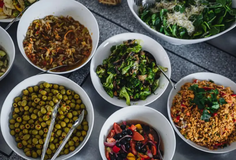 Vi söker ett restaurangbiträde på 80%.